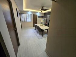Blk 427 Sun Plaza View (Tampines), HDB Executive #473723561